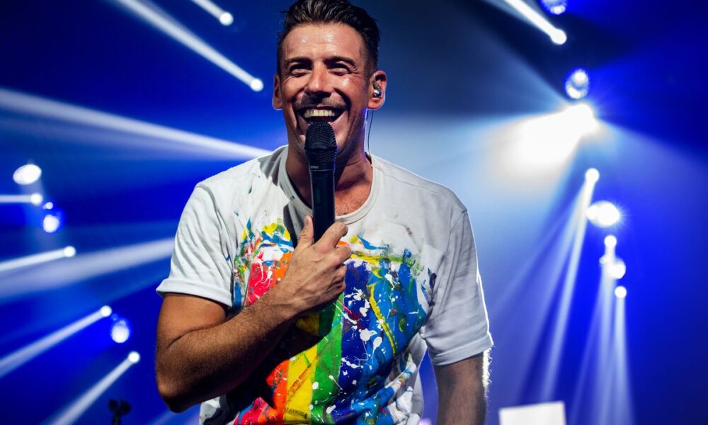 Francesco Gabbani contro l’auto-tune: “Molti non potrebbero cantare senza”