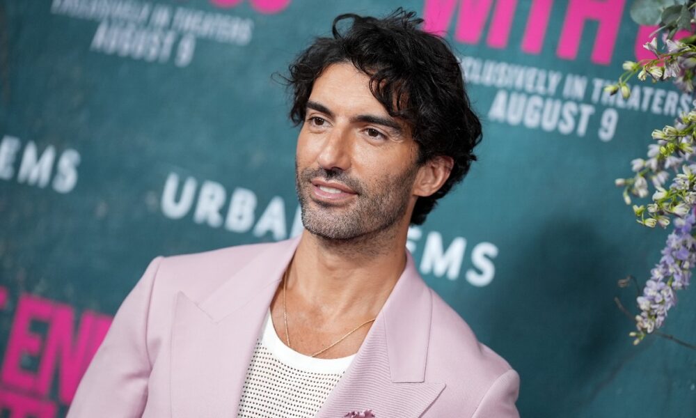 Justin Baldoni fa causa a Blake Lively e Ryan Reynolds: chiesti 400 milioni di dollari