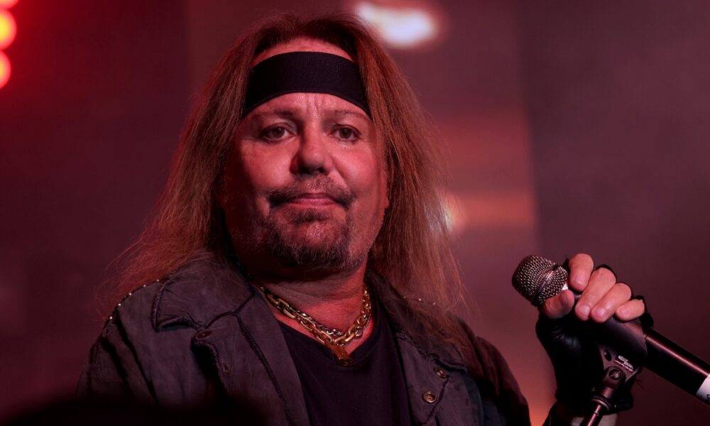 Incidente aereo di Vince Neil: morto il pilota, ferita la fidanzata del rocker