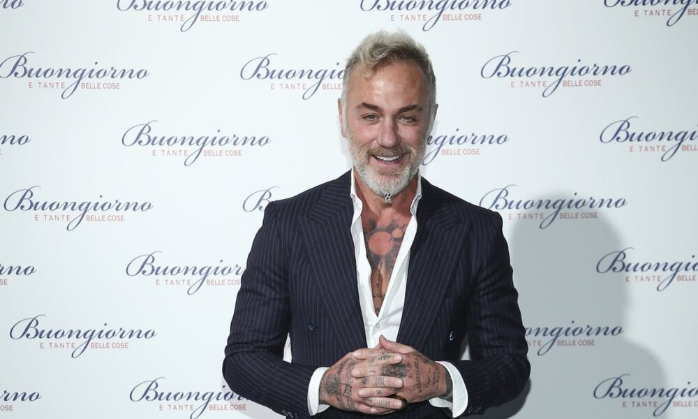 Gianluca Vacchi, jet privato con le sue iniziali: il costo super e i dettagli interni